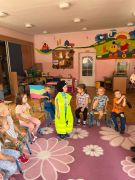 ilustracja do wpisu 
JESTEŚMY BEZPIECZNI - WIZYTA POLICJANTKI W GRUPIE WIEWIÓREK