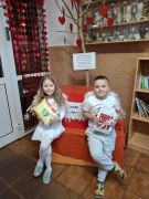 amorki przy walentynkowej poczcie