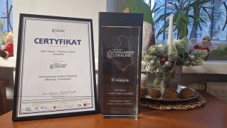 Certyfikat wraz z statuetką