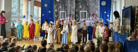 Dzieci w trakcie przedstawienia.