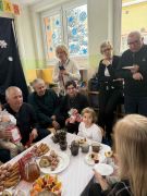 Wspólny poczęstunek.