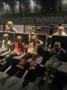 Dzieci w na widowni.