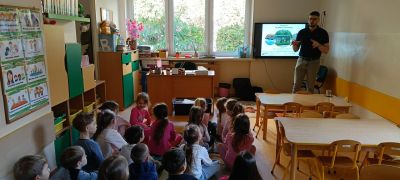 Dzieci podczas zajęć.