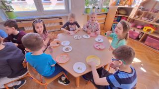 Dzieci szykują kulki mocy