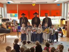 Kapela góralska z dziećmi