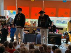 Kapela góralska z dziećmi