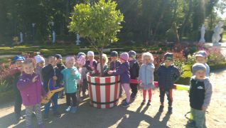 ilustracja do wpisu 
Jesienne spacery maluszków