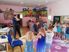 ilustracja do wpisu 
Bezpiecznie na wakacjach - spotkanie z policjantką