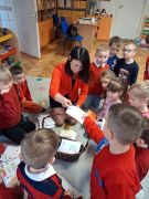 Rozdanie Walentynek w grupie Sówek.