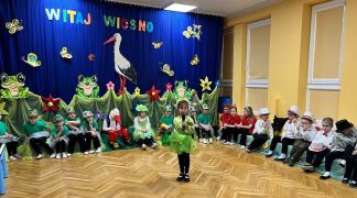 ilustracja do wpisu 
Wiosenne przedstawienie w Kubusiu Puchatku